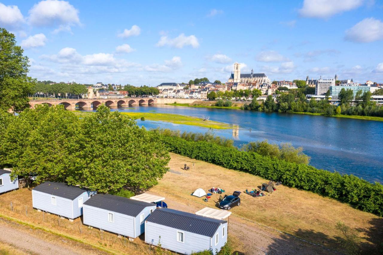 Camping de Nevers Buitenkant foto