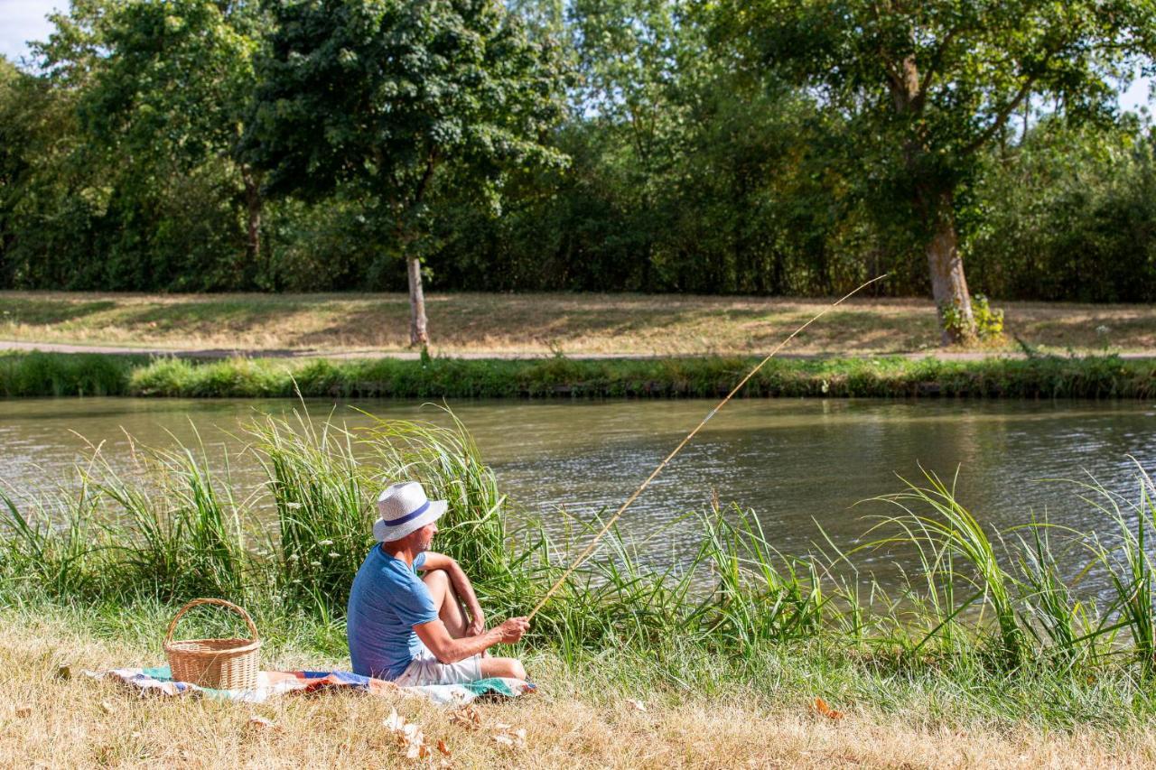 Camping de Nevers Buitenkant foto