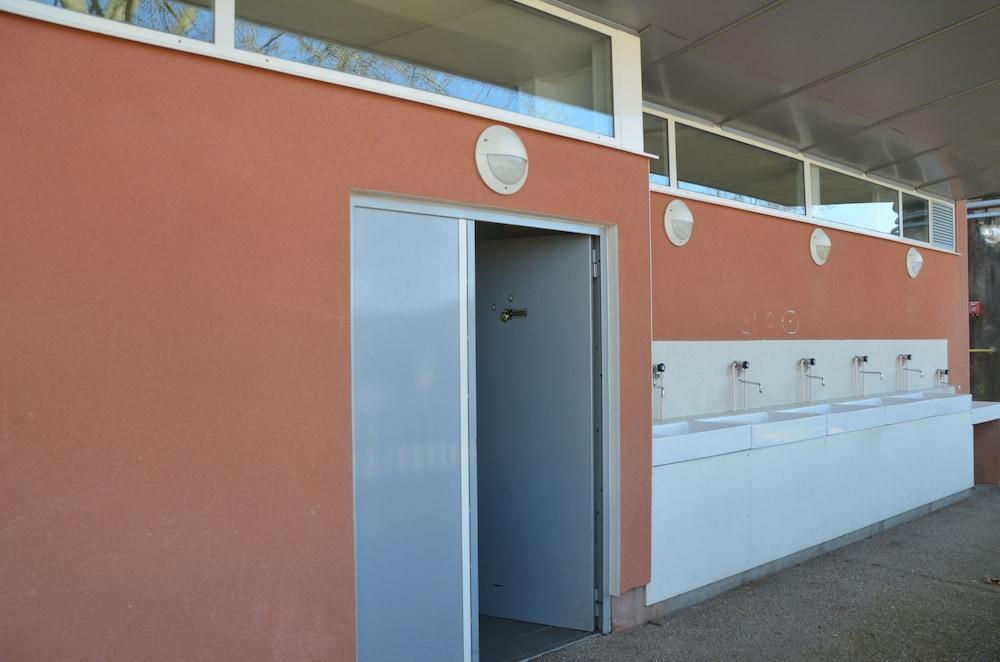 Camping de Nevers Buitenkant foto