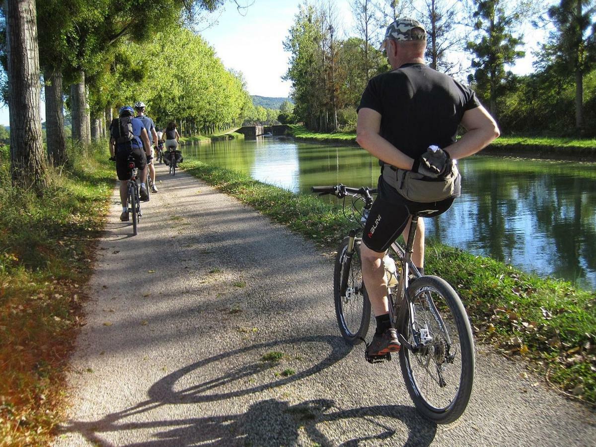 Camping de Nevers Buitenkant foto